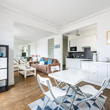 8th Arrondissement - Champs Elysees - Balcony - 1 Bedroom Párizs