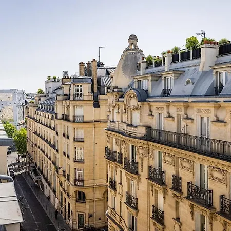 8th Arrondissement - Champs Elysees - Balcony - 1 Bedroom *